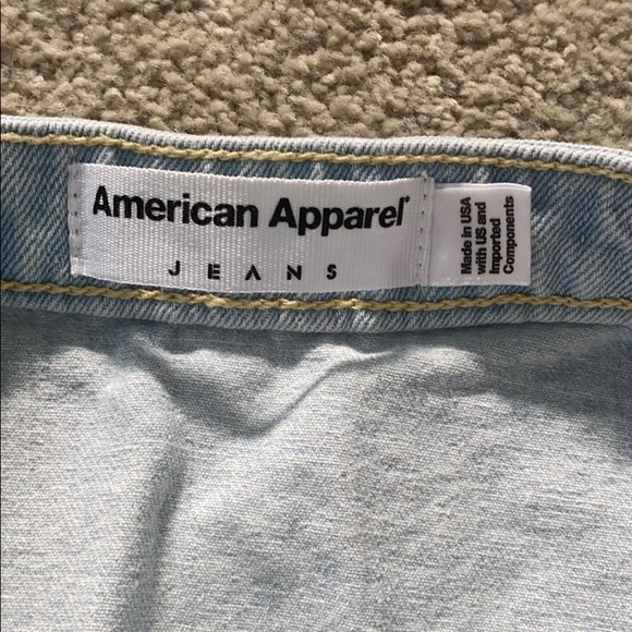 American Apparel buttoned denim mini skirt - Picture 2 of 3